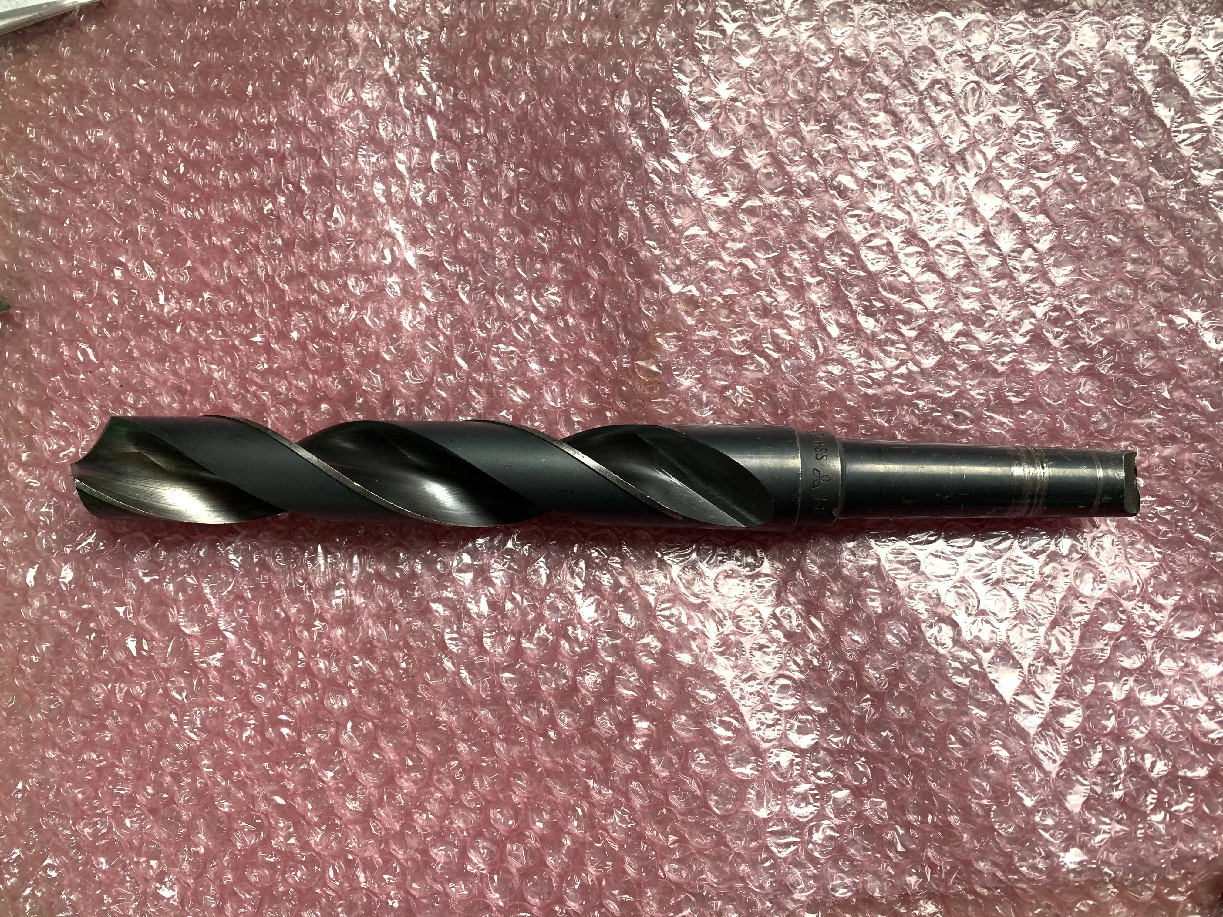 三菱マテリアル テーパーシャンクドリル φ32mm, 全長:315mm / MITSUBISHI MATERIALS Taper Shank Drill φ32mm, 全長:315mm TR230060