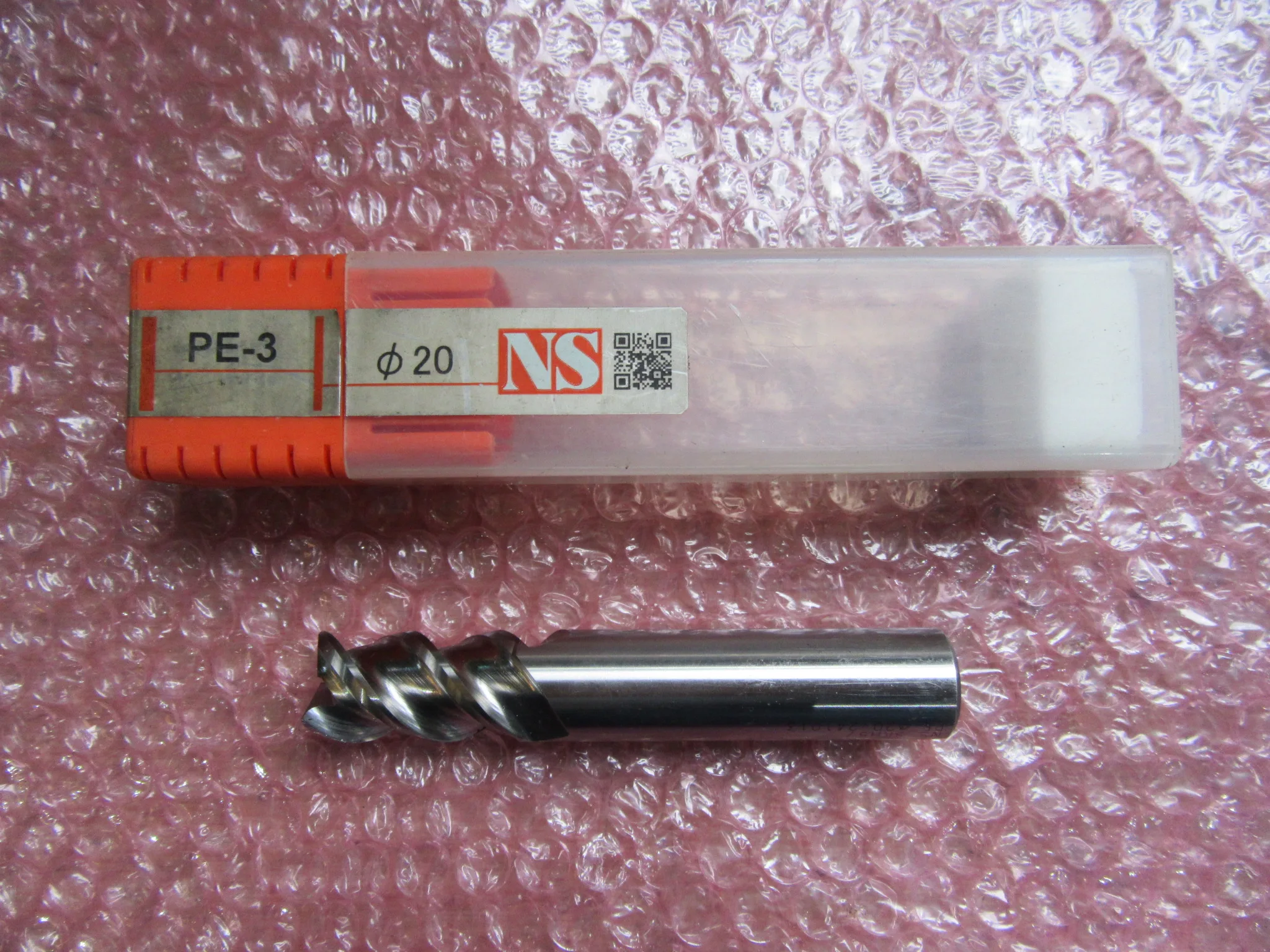 日進工具 NS エンドミル SKH 57(φ20) / NS TOOL 3-Flute Square End Mill SKH 57(φ20) TR230412