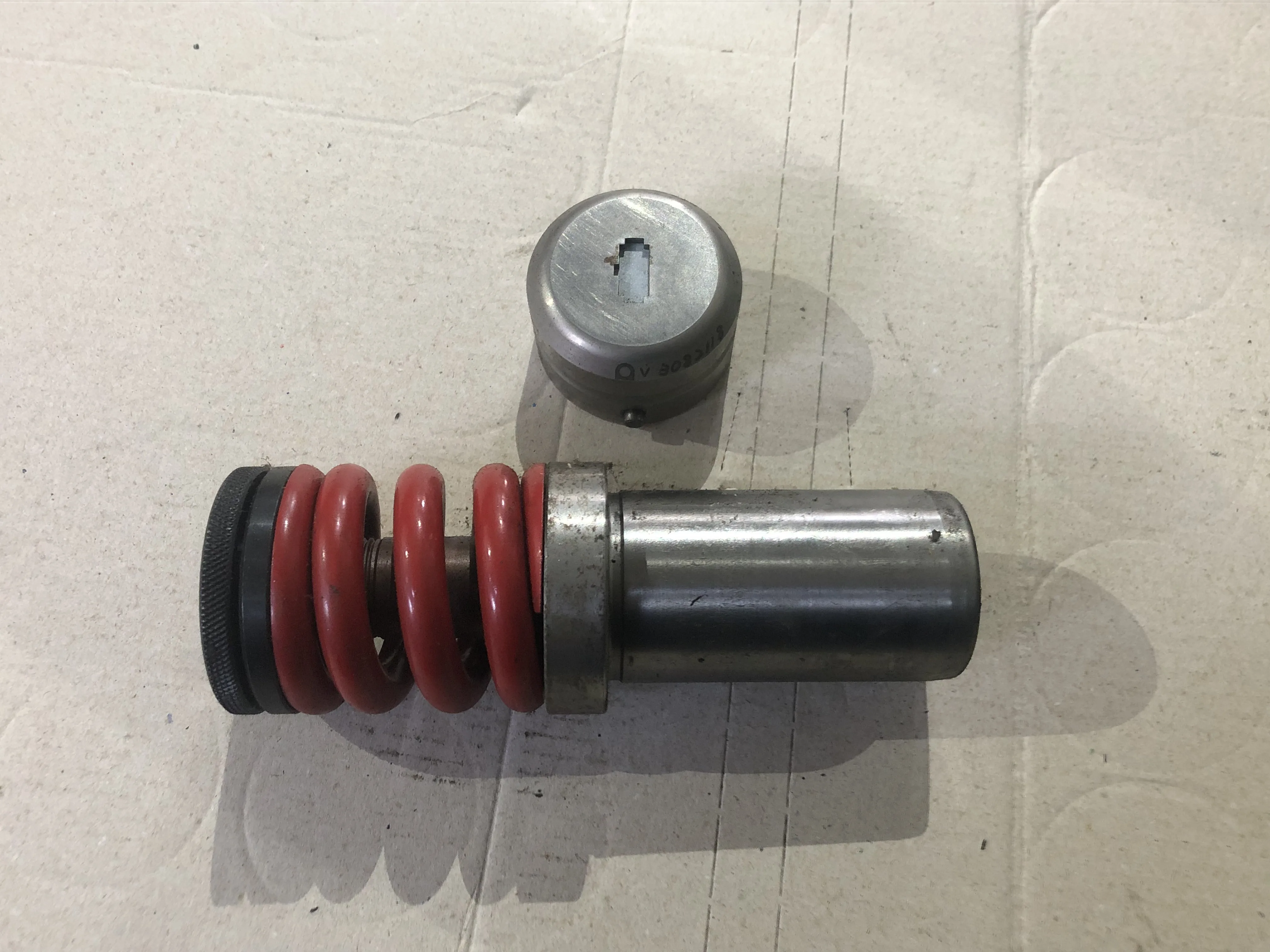 アマダ タレパン金型（ショート/セット） 3082118（パンチ）/3082118（ダイ） / AMADA Turret Punch & Die Set (Short) 3082118（パンチ）/3082118（ダイ） TS220026