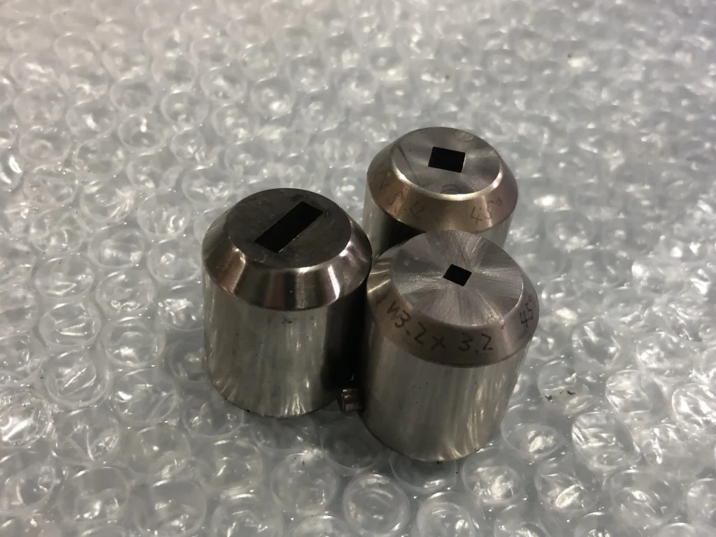 アマダ タレパン金型（ダイ）3個 5.4ｘ5.4/3.2ｘ3.2/4.10ｘ12.10 / AMADA Turret Punch Die 3pcs 5.4ｘ5.4/3.2ｘ3.2/4.10ｘ12.10 TS230193