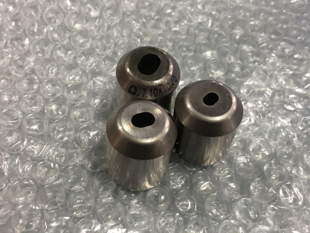 アマダ タレパン金型（ダイ）3個 7.40ｘ10.40/6.00ｘ8.20/4.50ｘ6.30 / AMADA Turret Punch Die 3pcs 7.40ｘ10.40/6.00ｘ8.20/4.50ｘ6.30 TS230194