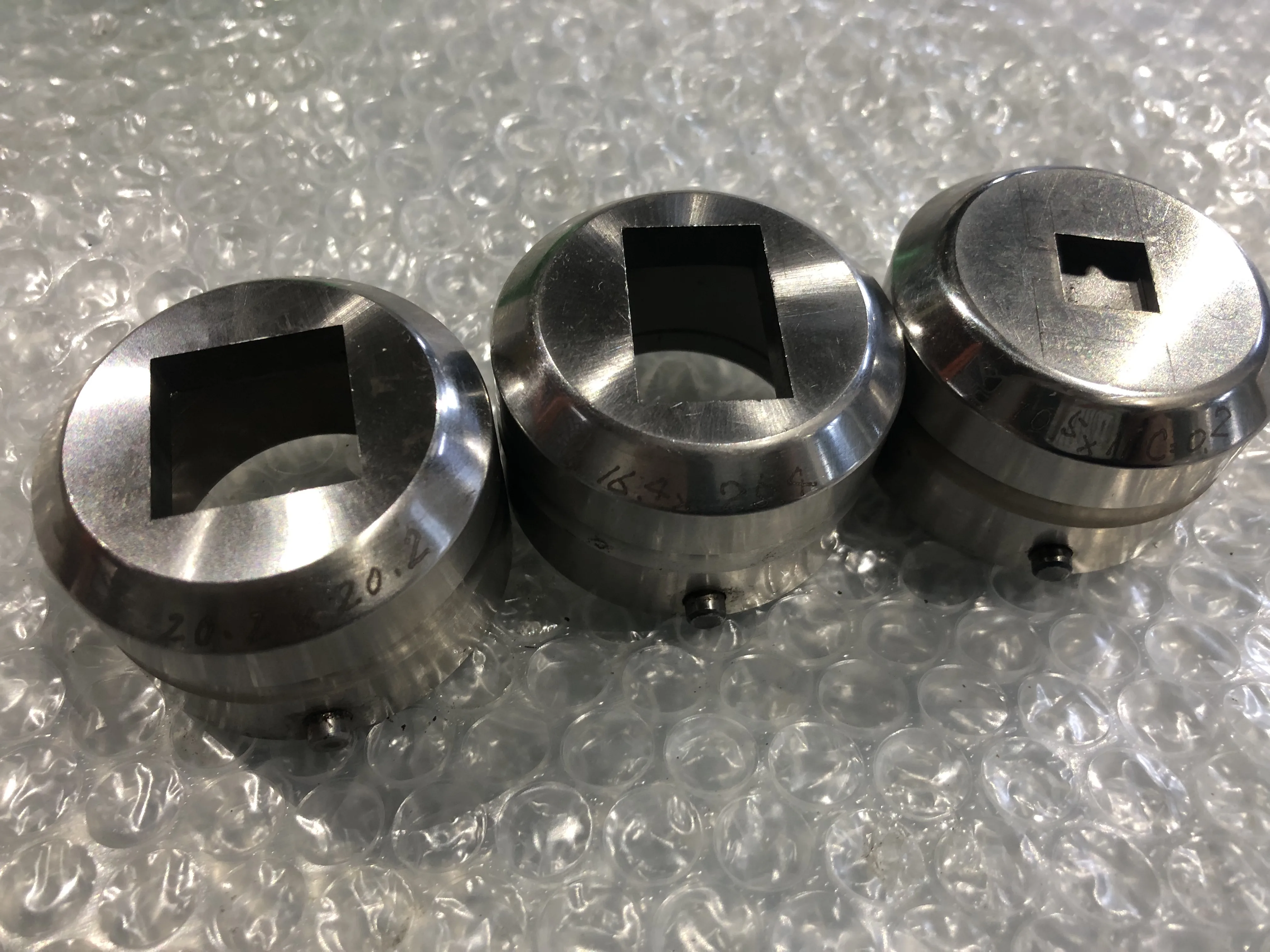 コニック タレパン金型（ダイ）3個 20.2ｘ20.2/16.4ｘ25.4/10.5ｘ11 Ｃ＝0.2 / CONIC Turret Punch Die 3pcs 20.2ｘ20.2/16.4ｘ25.4/10.5ｘ11 Ｃ＝0.2 TS230232
