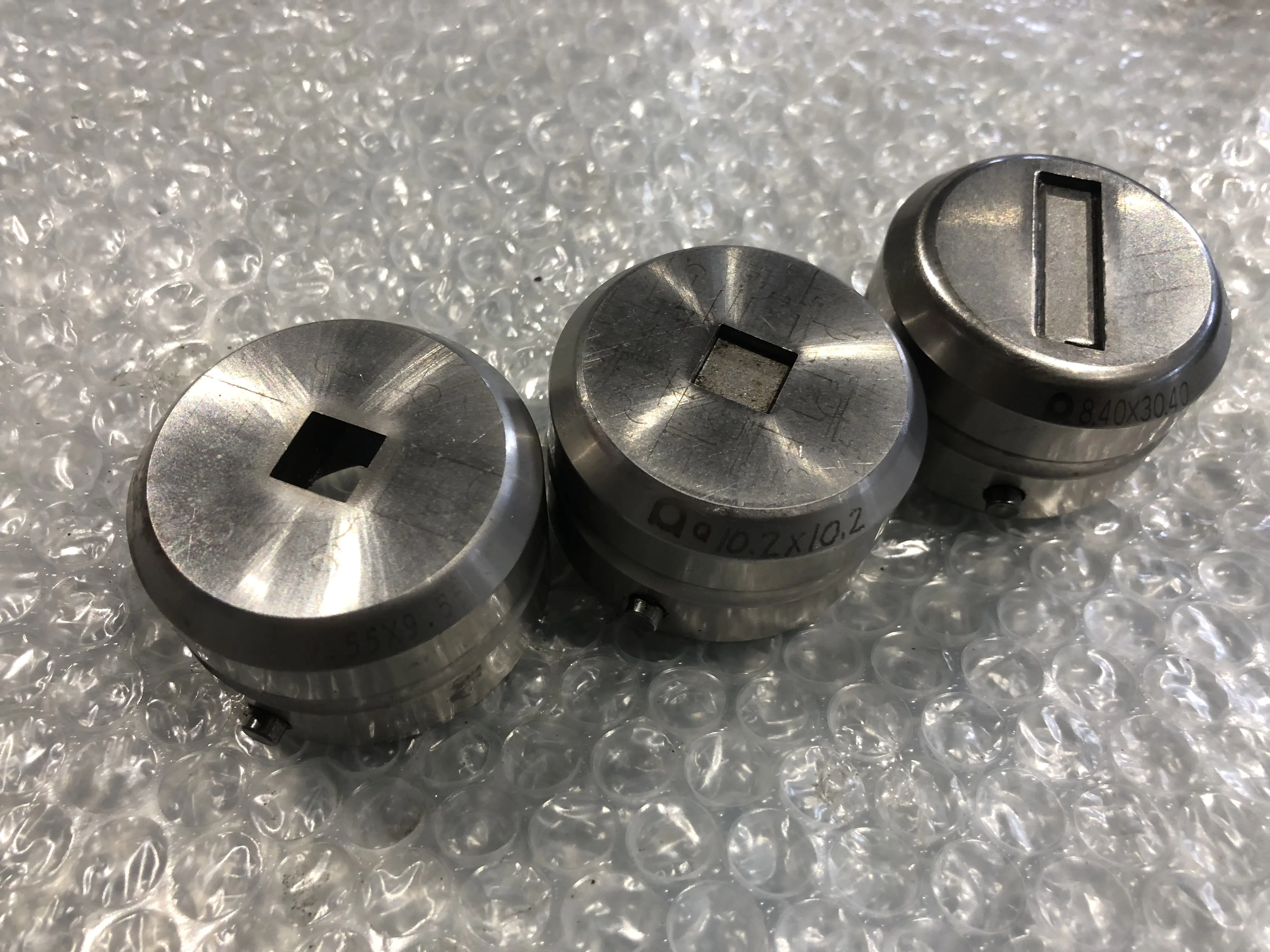 アマダ タレパン金型（ダイ）3個 9.55ｘ9.55/10.2ｘ10.2/8.40ｘ30.40 / AMADA Turret Punch Die 3pcs 9.55ｘ9.55/10.2ｘ10.2/8.40ｘ30.40 TS230236