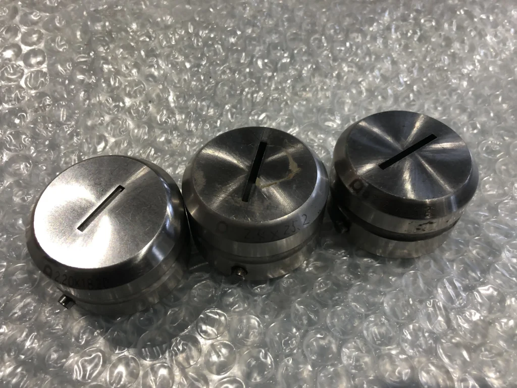 アマダ タレパン金型（ダイ）3個 2.20ｘ18.20/2.4ｘ25.2/2.2ｘ25.2 / AMADA Turret Punch Die 3pcs 2.20ｘ18.20/2.4ｘ25.2/2.2ｘ25.2 TS230237