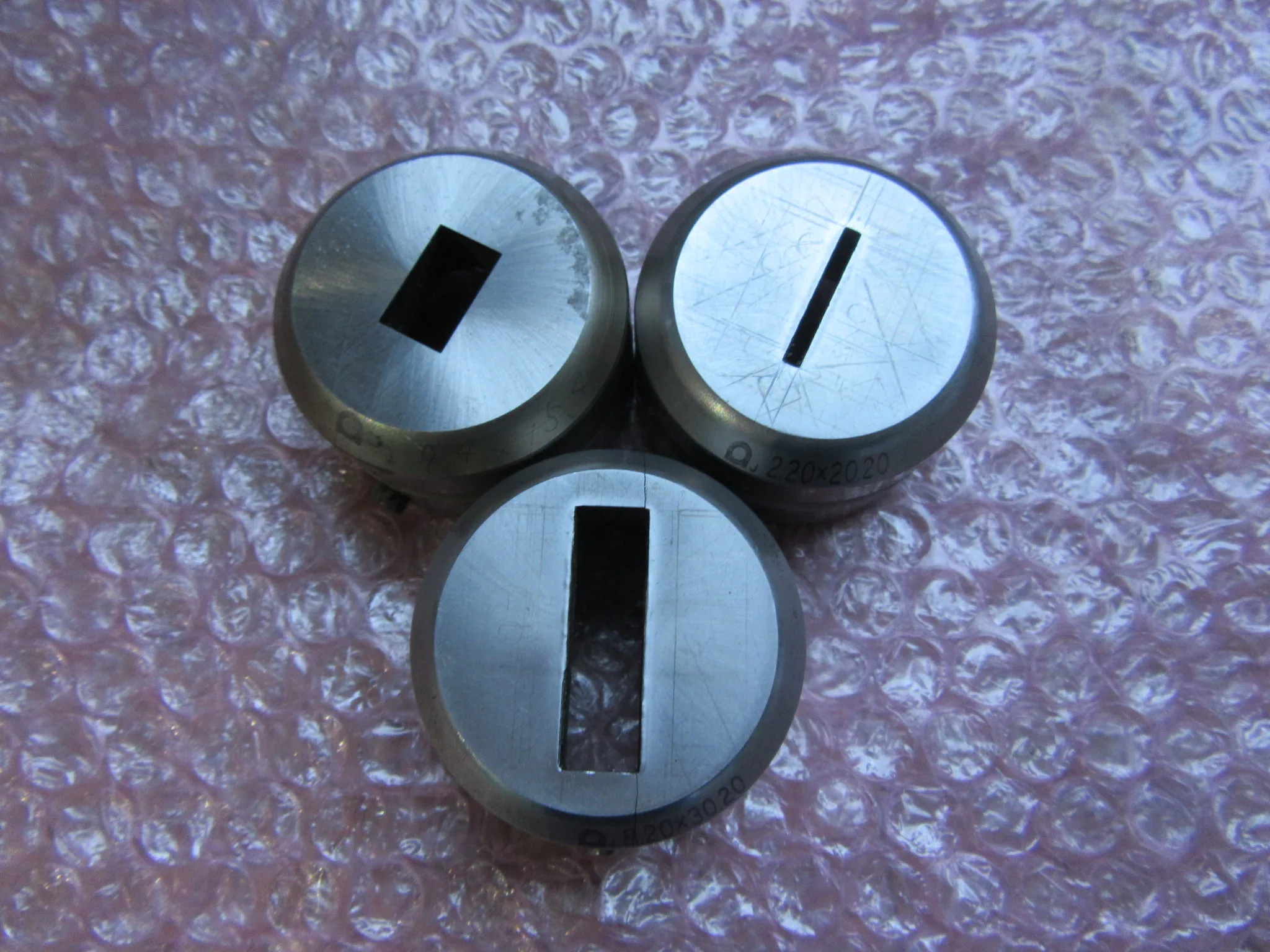 アマダ タレパン金型（ダイ）3個 ①9.4ｘ15.4②2.20ｘ20.20③8.20ｘ30.20 / AMADA Turret Punch Die 3pcs ①9.4ｘ15.4②2.20ｘ20.20③8.20ｘ30.20 TS230248