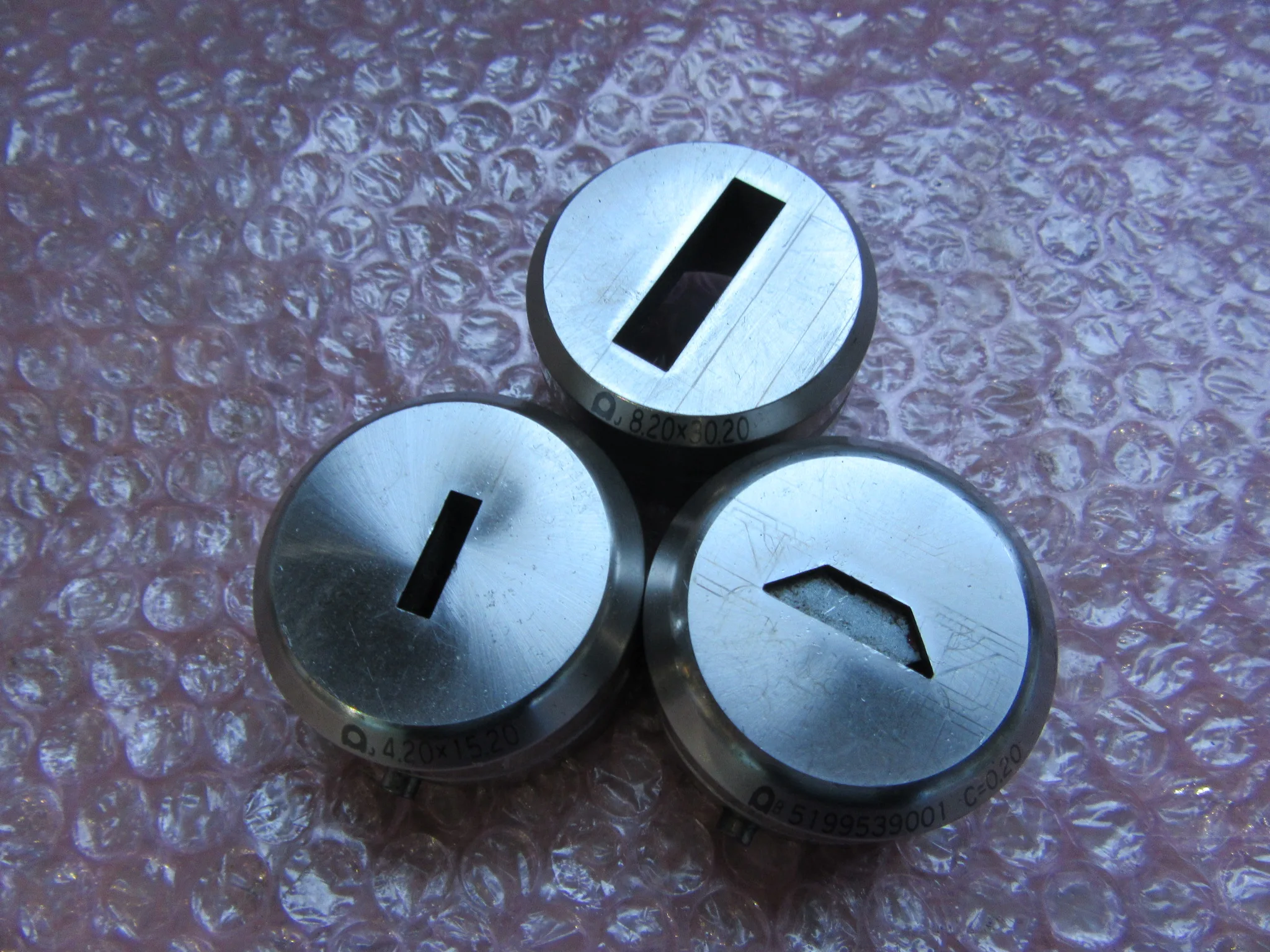 アマダ タレパン金型（ダイ）3個 ①8.20ｘ30.20②4.20ｘ15.20③5199539001 Ｃ＝0.20 / AMADA Turret Punch Die 3pcs ①8.20ｘ30.20②4.20ｘ15.20③5199539001 Ｃ＝0.20 TS230249