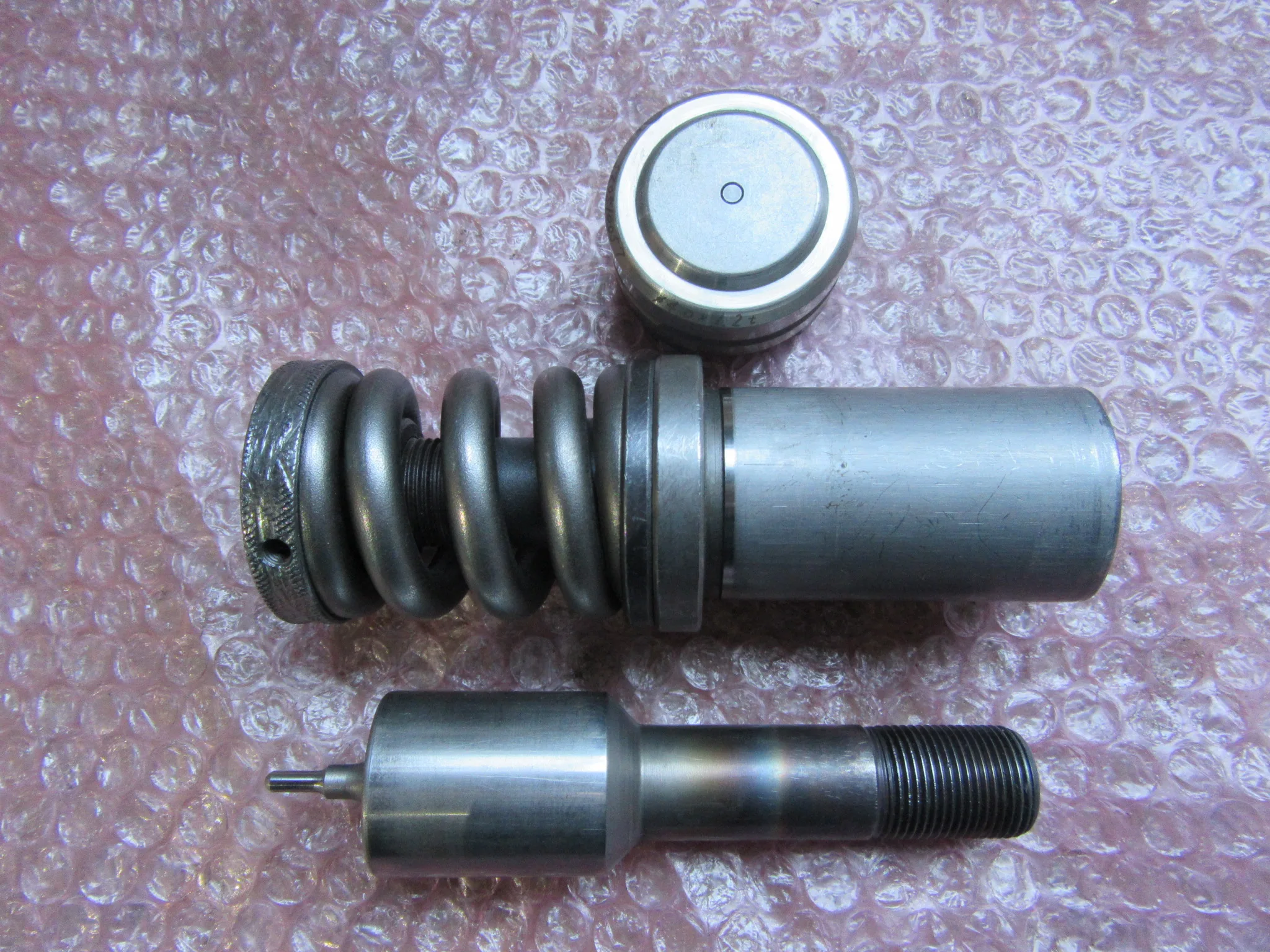 アマダ タレパン金型セット ダイ=4.0x1.2t パンチ=4.0x1.2t ボディ=4.0x1.2t / AMADA Turret Punch & Die Set ダイ=4.0x1.2t パンチ=4.0x1.2t ボディ=4.0x1.2t TS230295