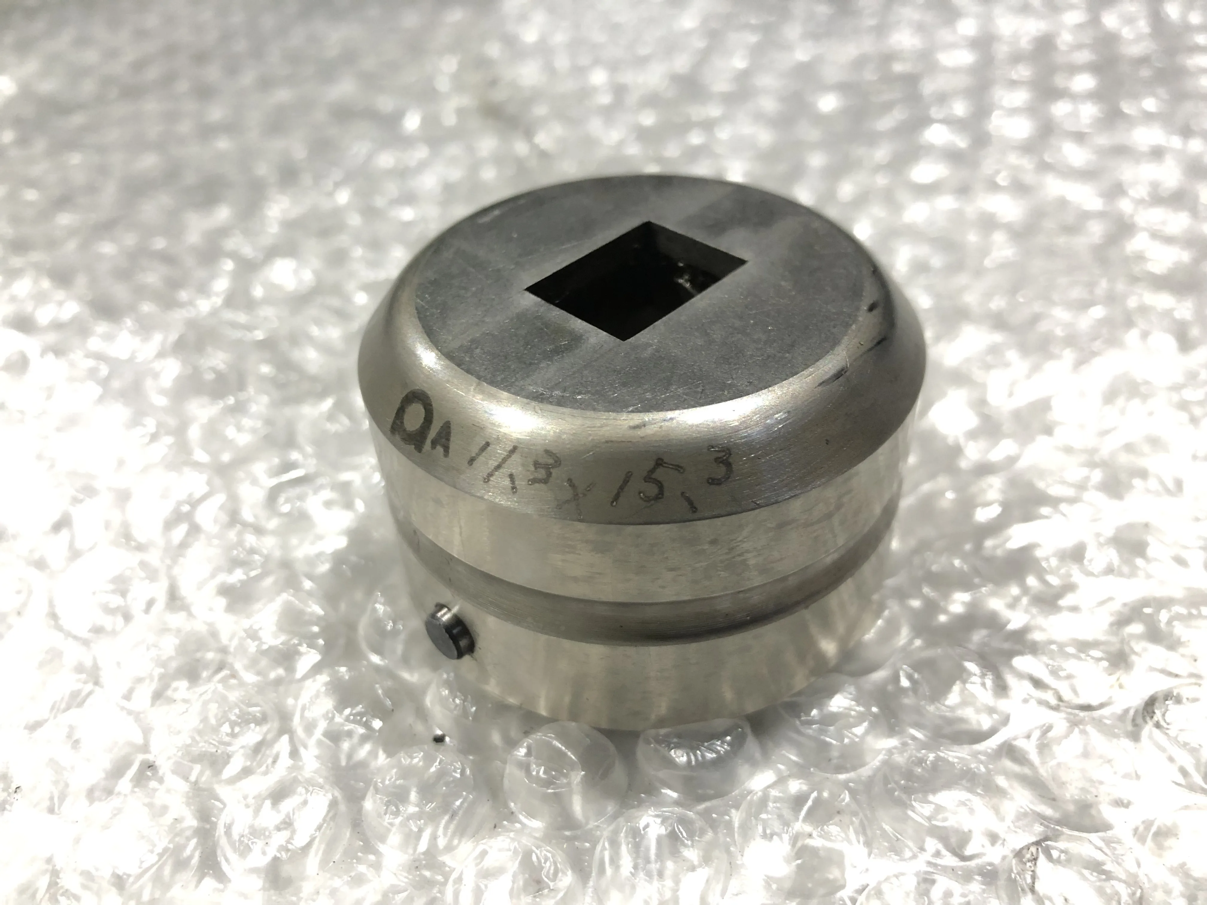 アマダ タレパン金型 パンチ＆ダイセット（ショート） ダイ：11.3x15.3 パンチ：11.0x15.0 / AMADA ダイ：11.3x15.3 パンチ：11.0x15.0 TS240022