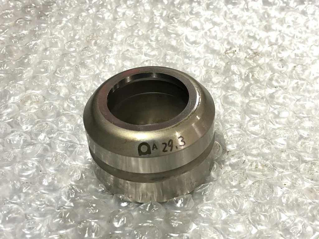 アマダ タレパン金型 パンチ＆ダイセット（ショート） ダイ：29.3 パンチ：29.0 / AMADA ダイ：29.3 パンチ：29.0 TS240032