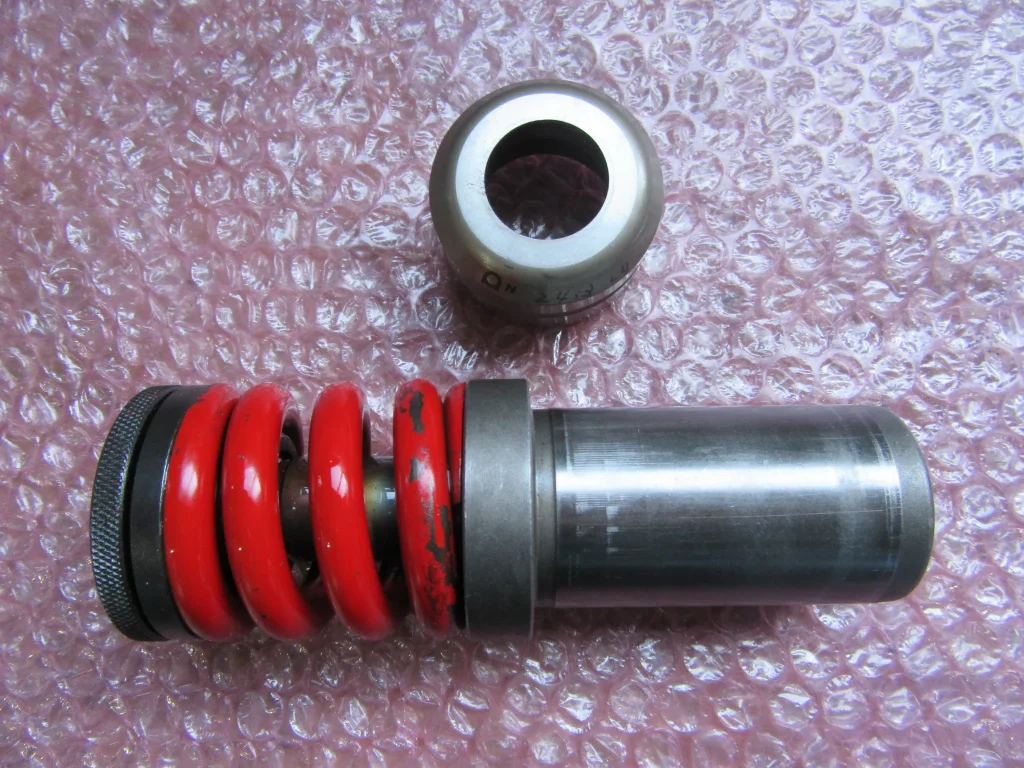 アマダ タレパン金型 パンチ＆ダイセット ダイ＝24.3 パンチ＝24.0 / AMADA ダイ＝24.3 パンチ＝24.0 TS240040