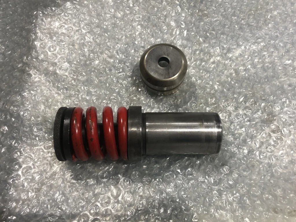 アマダ タレパン金型 パンチ＆ダイセット（ショート） パンチ：φ11.0 ダイ：φ11.3 / AMADA パンチ：φ11.0 ダイ：φ11.3 TS240106