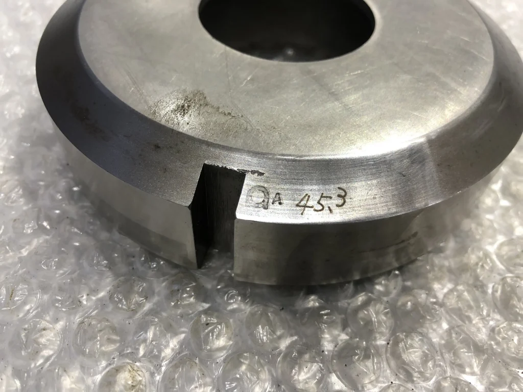 アマダ タレパン金型 ダイ（上向きルーバー） 45.3 / AMADA 45.3 TS240114