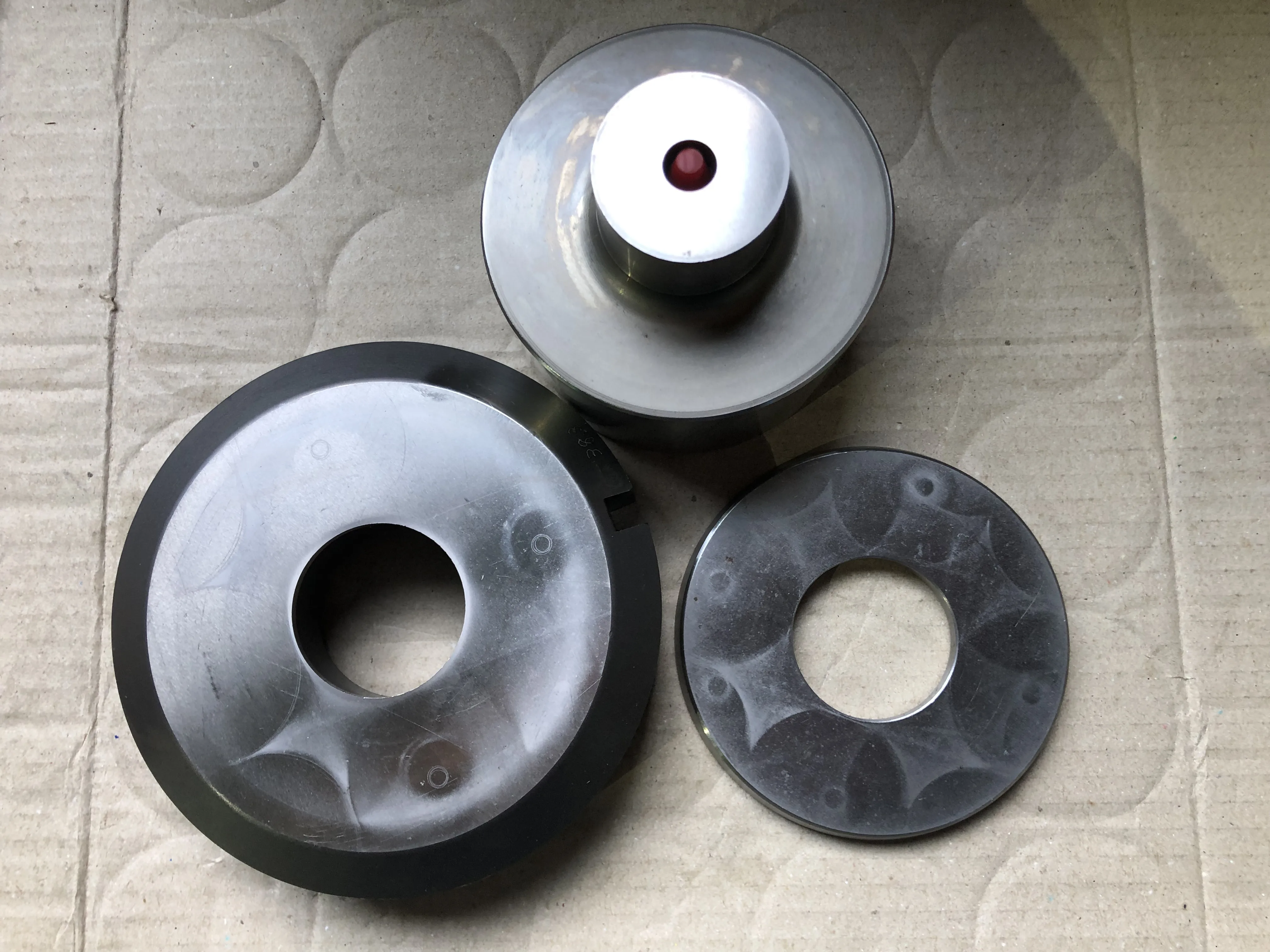 アマダ タレパン金型 パンチ＆ダイセット ダイ：38.3 パンチ: 38.0 / AMADA ダイ：38.3 パンチ: 38.0 TS240136