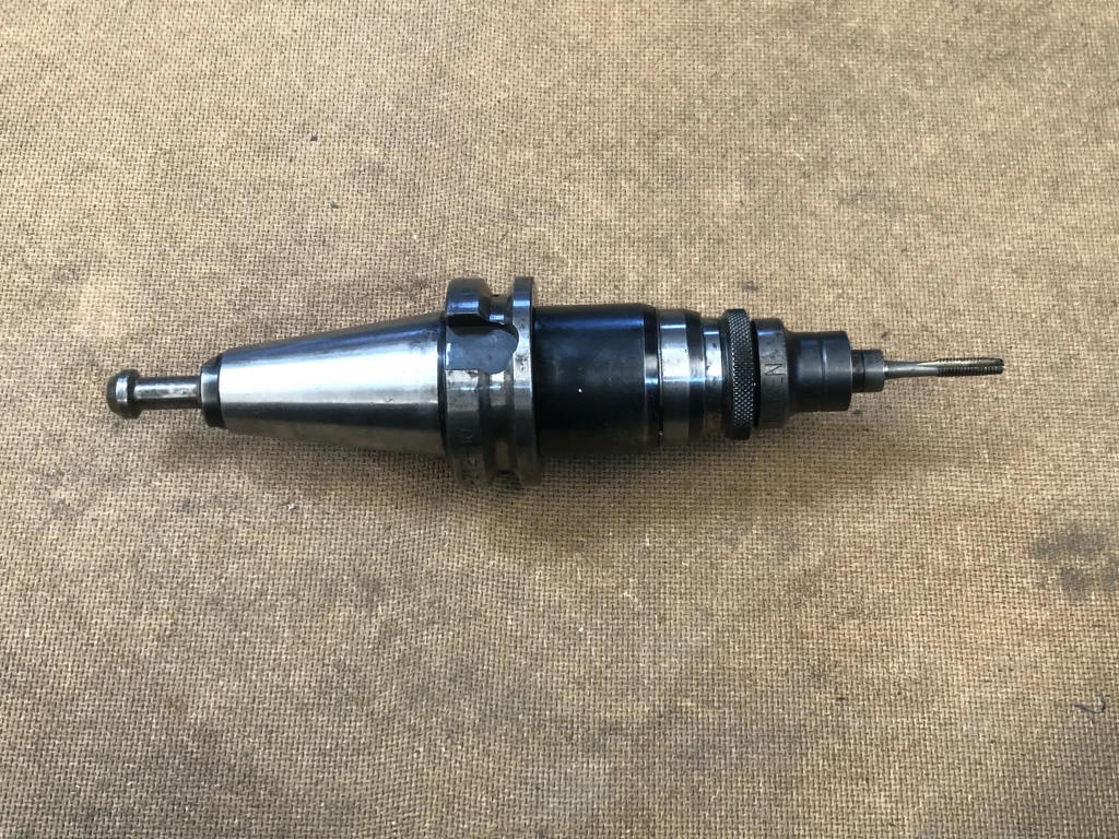 日研工作所 BT40 BT40-Z12-90 / NIKKEN KOSAKUSHO WORKS BT40 Tapping Chuck BT40-Z12-90 TU220114