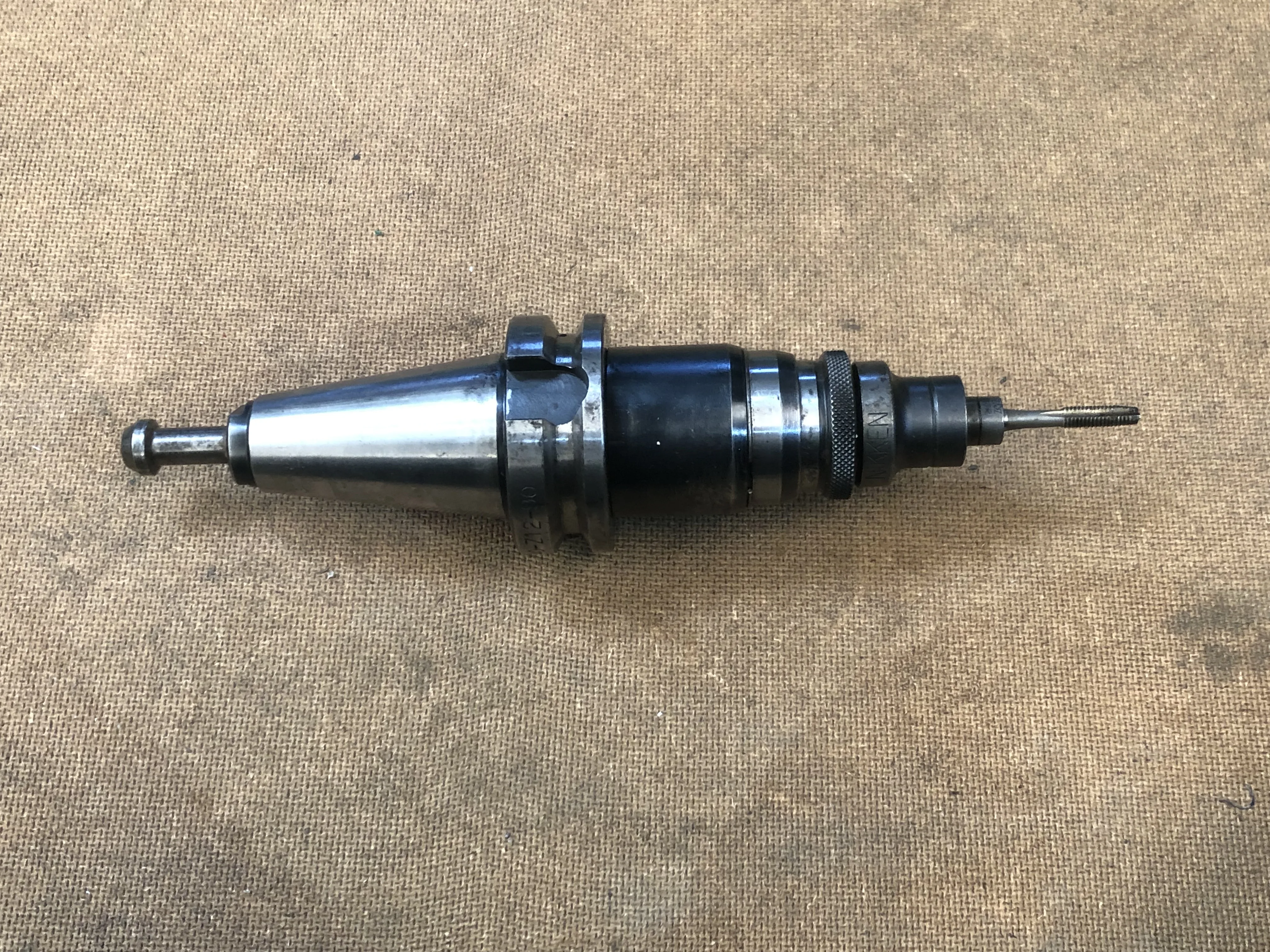 日研工作所 BT40 BT40-Z12-90 / NIKKEN KOSAKUSHO WORKS BT40 Tapping Chuck BT40-Z12-90 TU220114