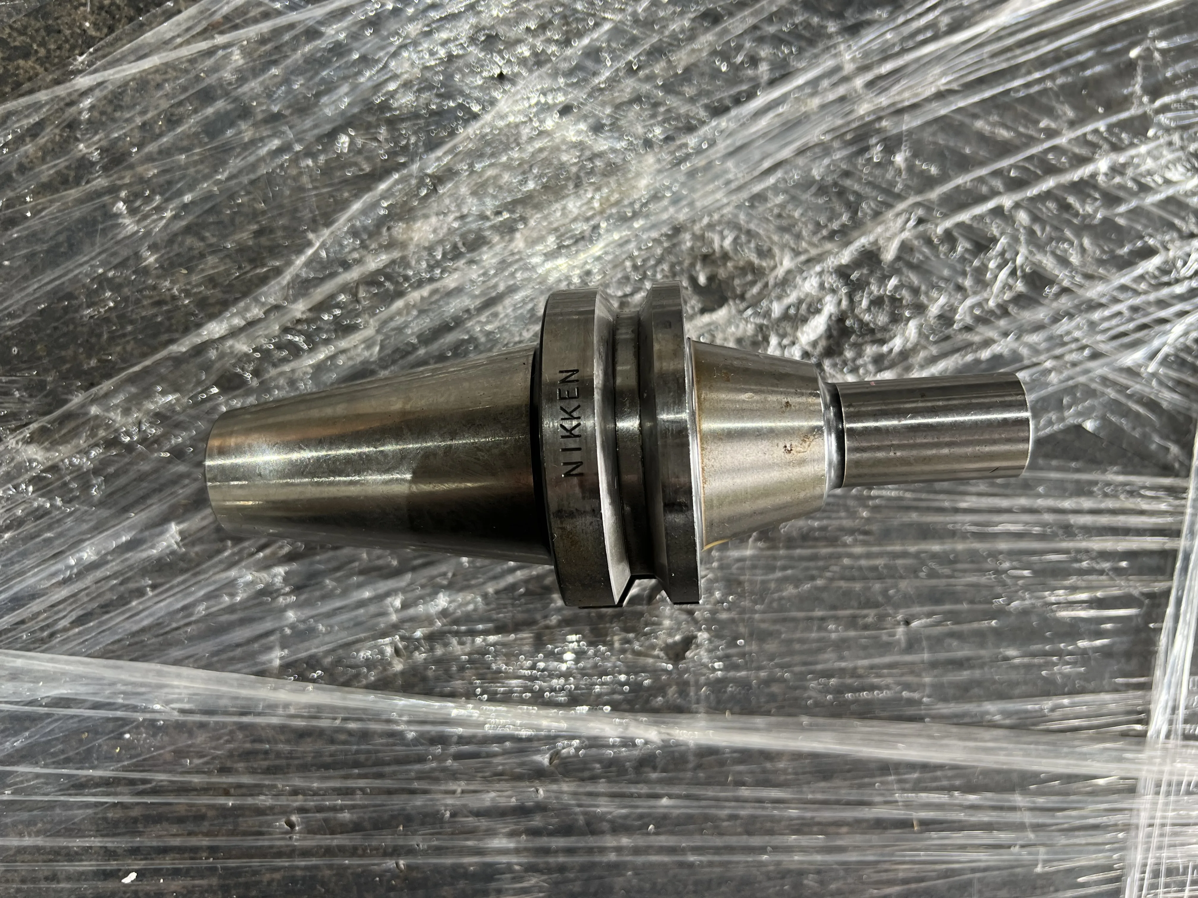 日研工作所 BT40 BT40-MMC8-90 / NIKKEN KOSAKUSHO WORKS BT40 Milling Chuck BT40-MMC8-90 TU220230