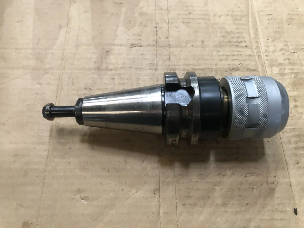 日研工作所 BT40 BT40-C20-90 / NIKKEN KOSAKUSHO WORKS BT40 Milling Chuck BT40-C20-90 TU220475
