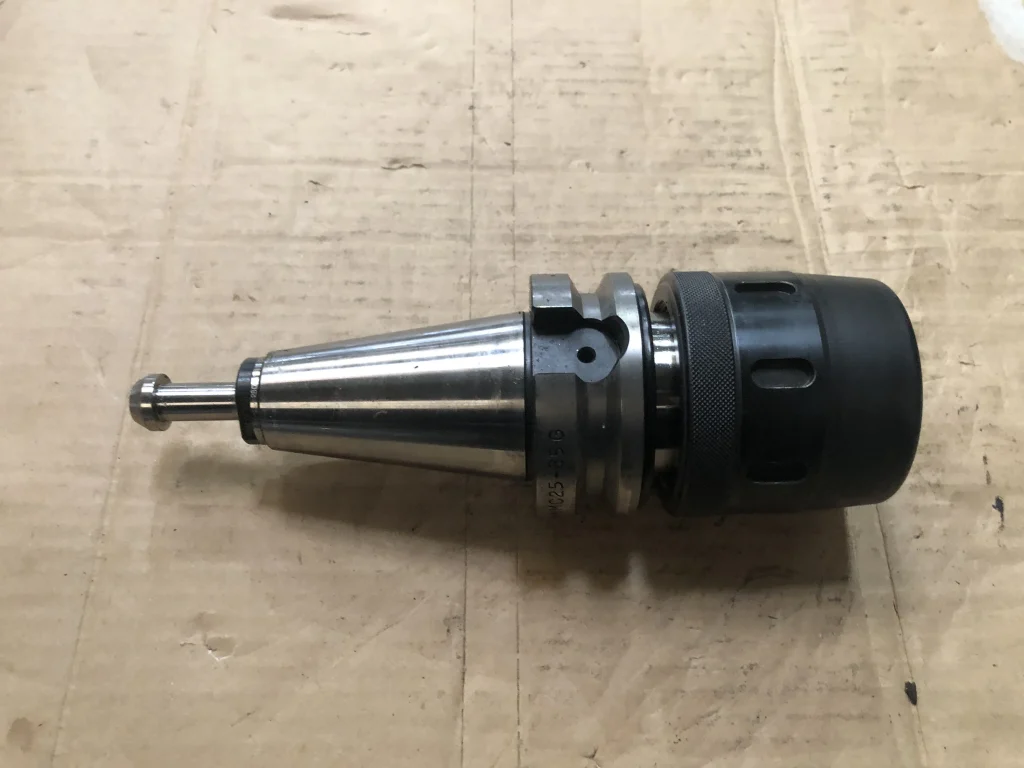 日研工作所 BT40 BT40-HMC25-85G / NIKKEN KOSAKUSHO WORKS BT40 New High-Power Milling Chuck BT40-HMC25-85G TU220479