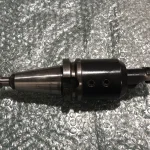 日研工作所 BT40 サイドロックホルダ BT40-SLA32-90 / NIKKEN KOSAKUSHO WORKS BT40-SLA32-90 TU250095
