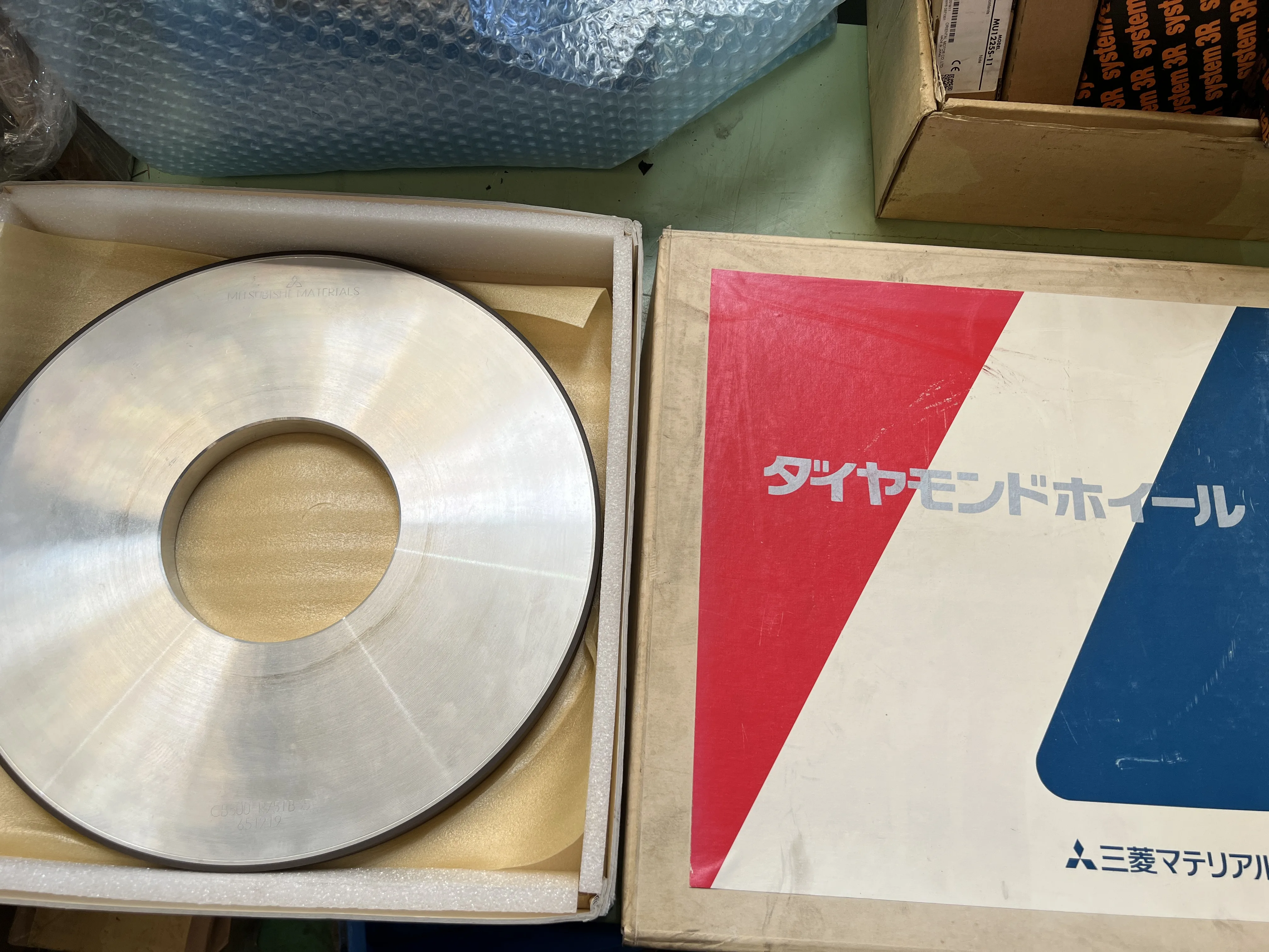三菱マテリアル ダイヤモンドホイール CB500-R75TB35(651219) / MITSUBISHI MATERIALS Diamond Wheel CB500-R75TB35(651219) TW230035