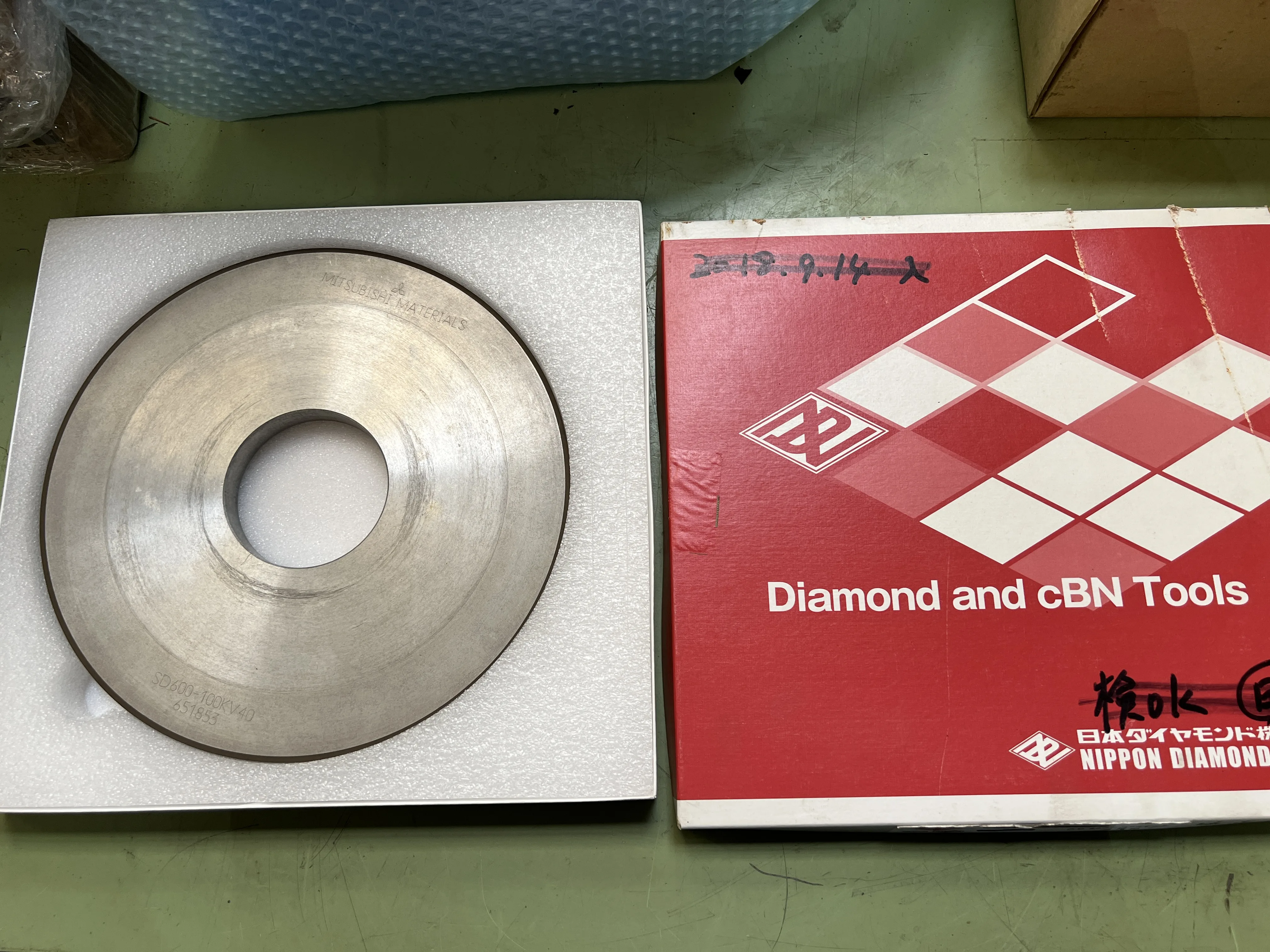 三菱マテリアル ダイヤモンドホイール SD600-100KV40(651853) / MITSUBISHI MATERIALS Diamond Wheel SD600-100KV40(651853) TW230039