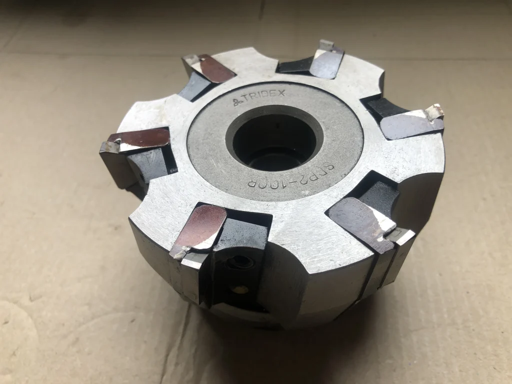 三菱金属 正面フライス P425R0405DA / MITSUBISHI KINZOKU Face Milling Cutter P425R0405DA TW230040