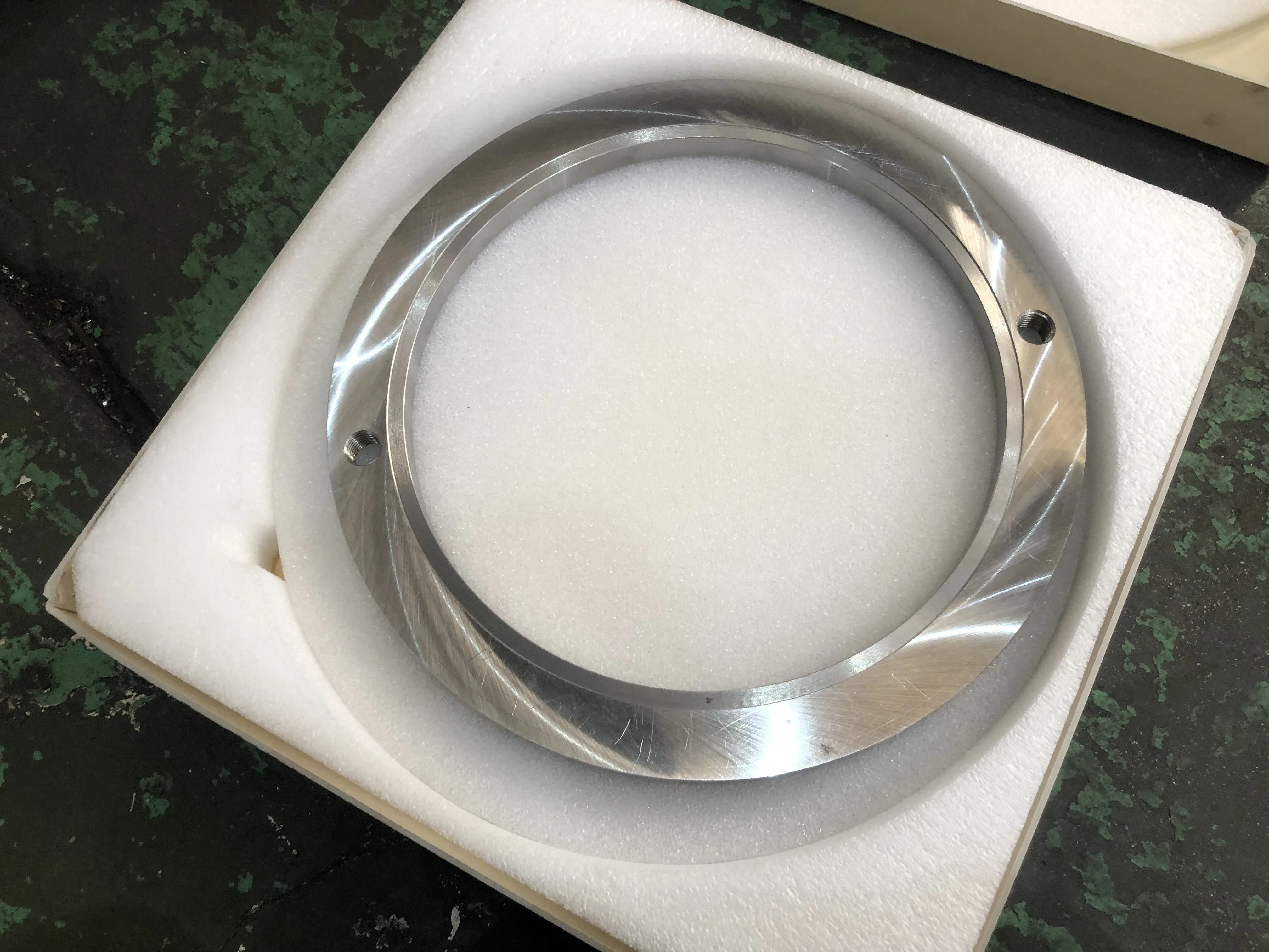 三菱マテリアル ダイヤモンドホイール 外径：310ｍｍ 内径：245mm / MITSUBISHI MATERIALS 外径：310ｍｍ 内径：245mm TW240006