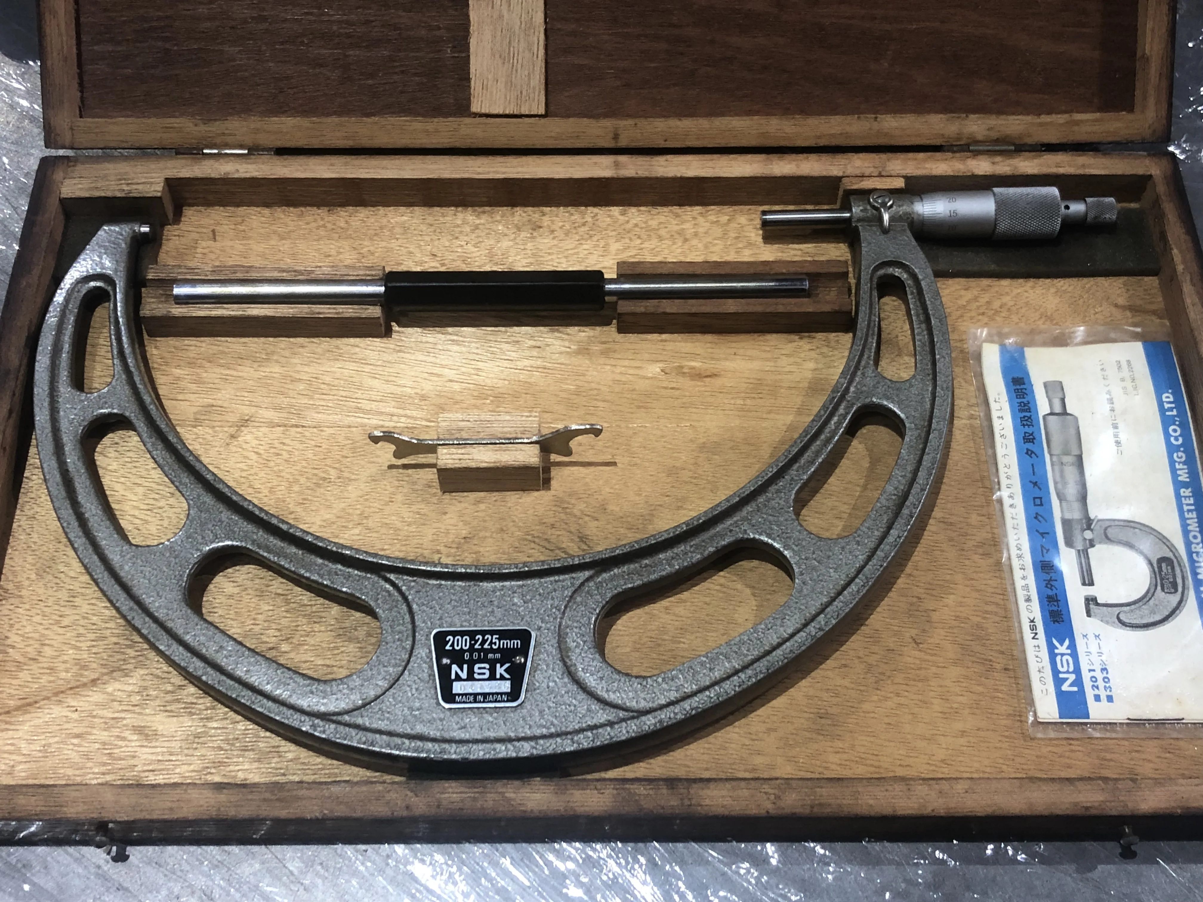 日本精工 NSK 外側マイクロメーター 200-225ｍｍ(0.01mm) / NSK LTD Outside Micrometer 200-225ｍｍ(0.01mm) TX210278