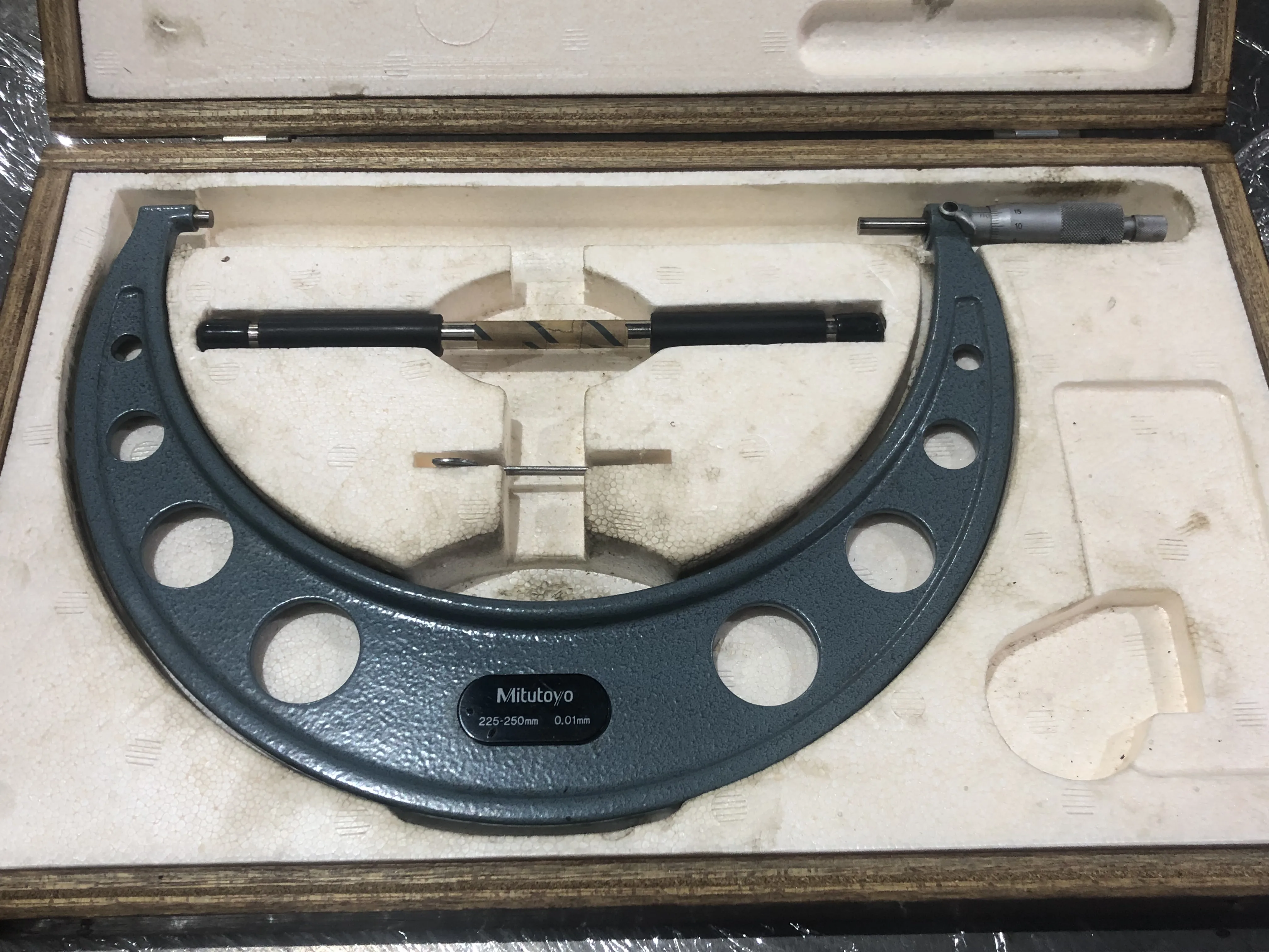 ミツトヨ/三豊製作所 外側マイクロメーター 225-250ｍｍ(0.01mm) / MITUTOYO Outside Micrometer 225-250ｍｍ(0.01mm) TX210279