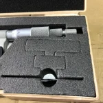 ミツトヨ/三豊製作所 ブレードマイクロメーター 122-111 (BLM-25/.4T) / MITUTOYO Blade Micrometer 122-111 (BLM-25/.4T) TX220204