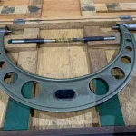 ミツトヨ/三豊製作所 外側マイクロメーター 測定範囲300-325mm(最小表示0.01mm) / MITUTOYO Outside Micrometer 測定範囲300-325mm(最小表示0.01mm) TX220486