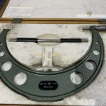 ミツトヨ/三豊製作所 外側マイクロメーター 測定範囲225-250mm(最小表示0.01mm) / MITUTOYO Outside Micrometer 測定範囲225-250mm(最小表示0.01mm) TX220487
