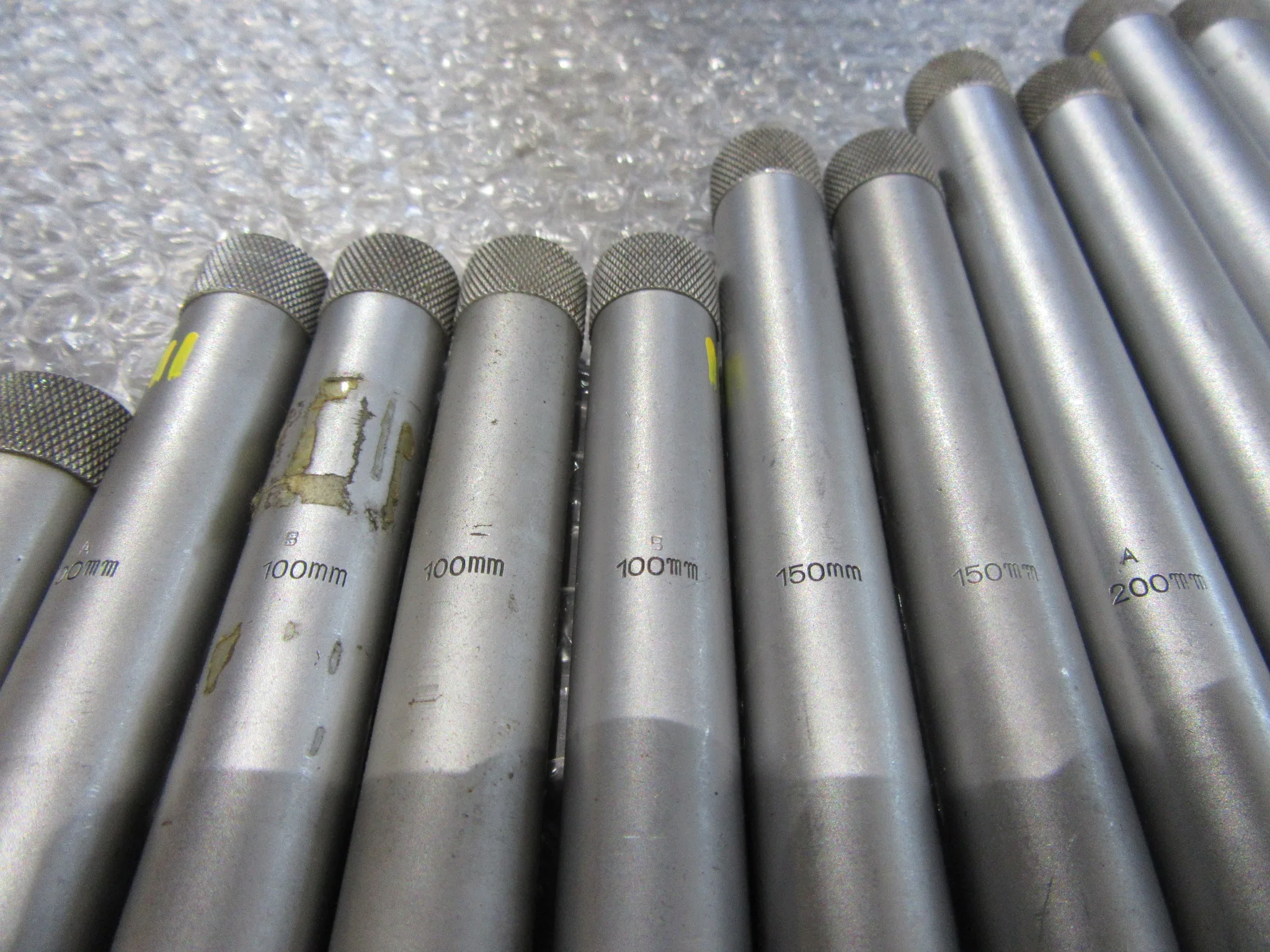 つぎたしロッド形内側マイクロメータ 13-300 / Tubular Inside Micrometer Set 13-300 TX220532