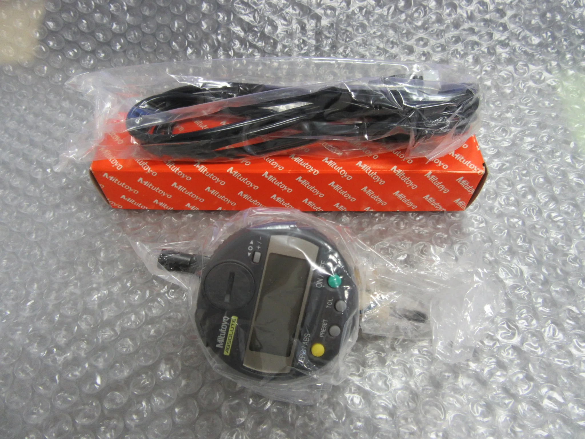 ミツトヨ/三豊製作所 ABSデジマチックインジケータ+接続ケーブル ①543-254ID-C112C ②905409接続ケーブル / MITUTOYO ABS Digimatic Indicator with Connection Cable ①543-254ID-C112C ②905409接続ケーブル TX230143