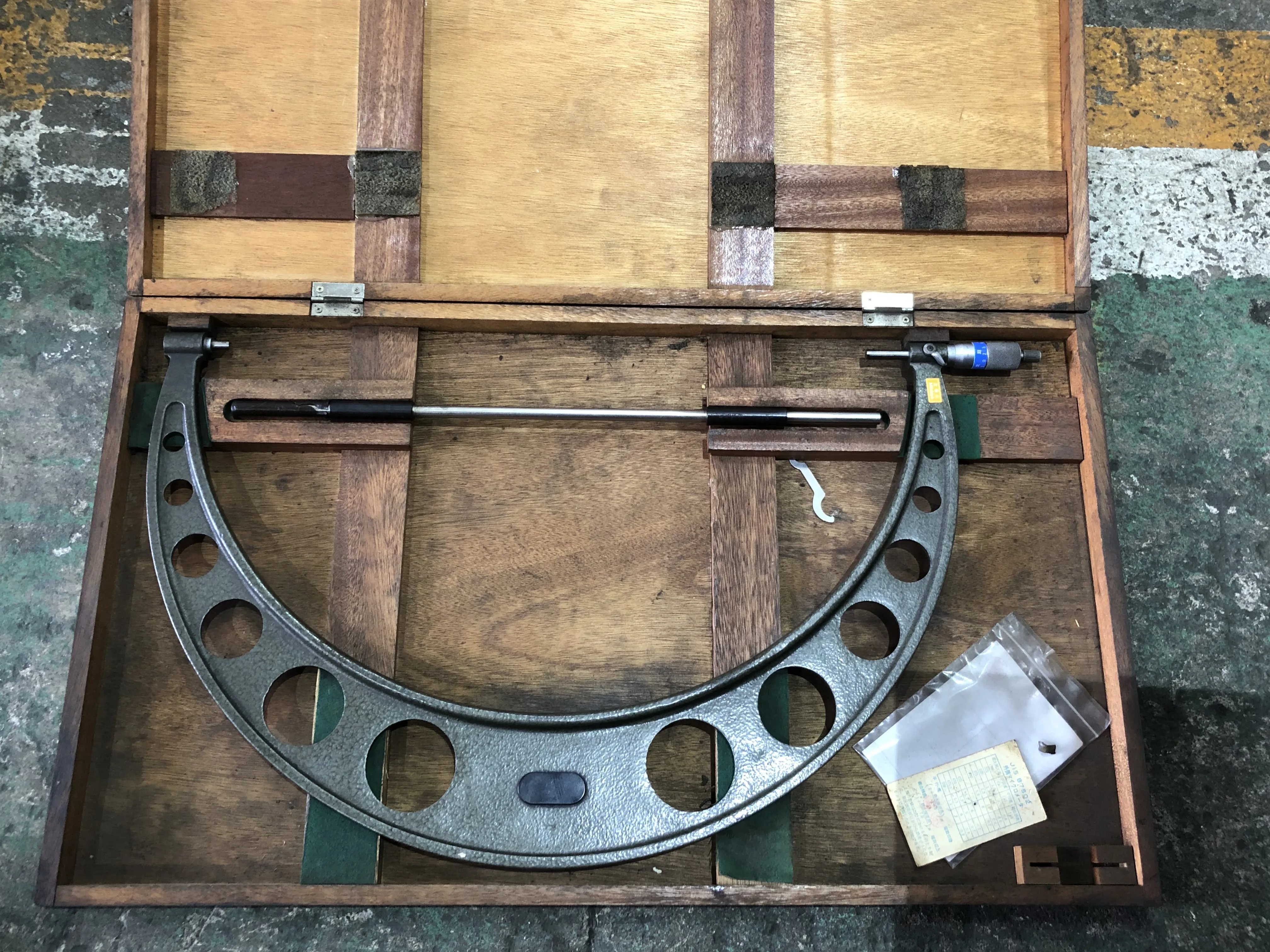 ミツトヨ/三豊製作所 外側マイクロメーター 測定範囲475-500mm(0.01mm) / MITUTOYO Outside Micrometer 測定範囲475-500mm(0.01mm) TX230211
