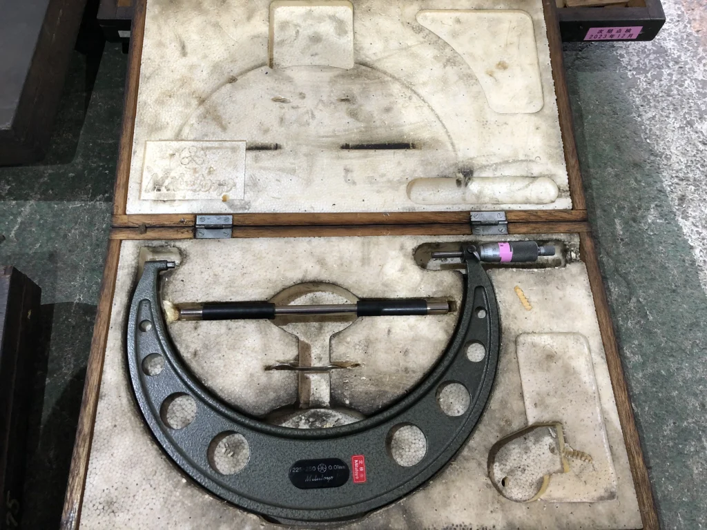 ミツトヨ/三豊製作所 外側マイクロメーター 225-250mm / MITUTOYO Outside Micrometer 225-250mm TX230214