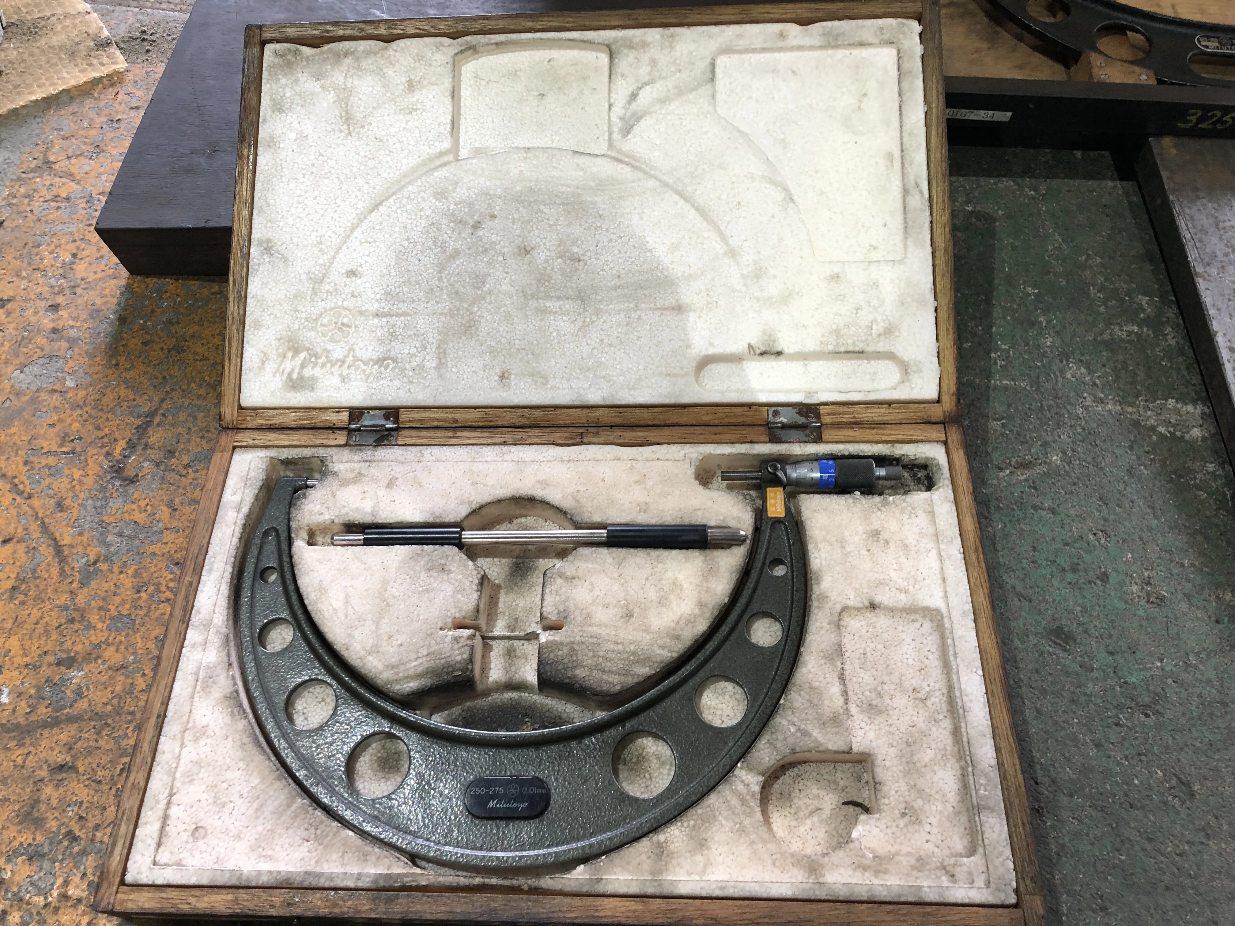 ミツトヨ/三豊製作所 外側マイクロメーター 250-275mm / MITUTOYO Outside Micrometer 250-275mm TX230215