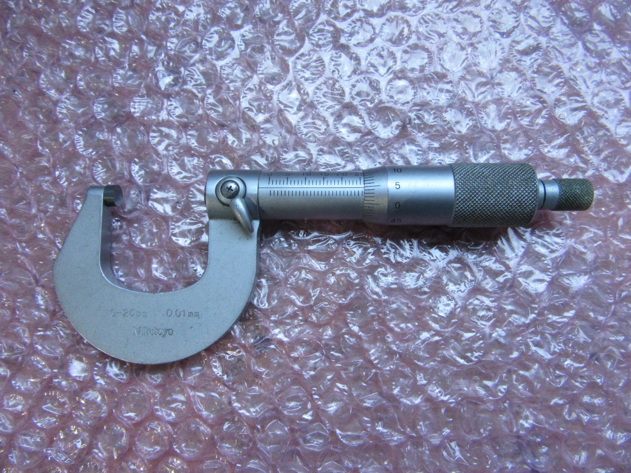 ミツトヨ/三豊製作所 外側マイクロメーター 測定範囲:0-25mm 目量:0.01mm / MITUTOYO 測定範囲:0-25mm 目量:0.01mm TX240008