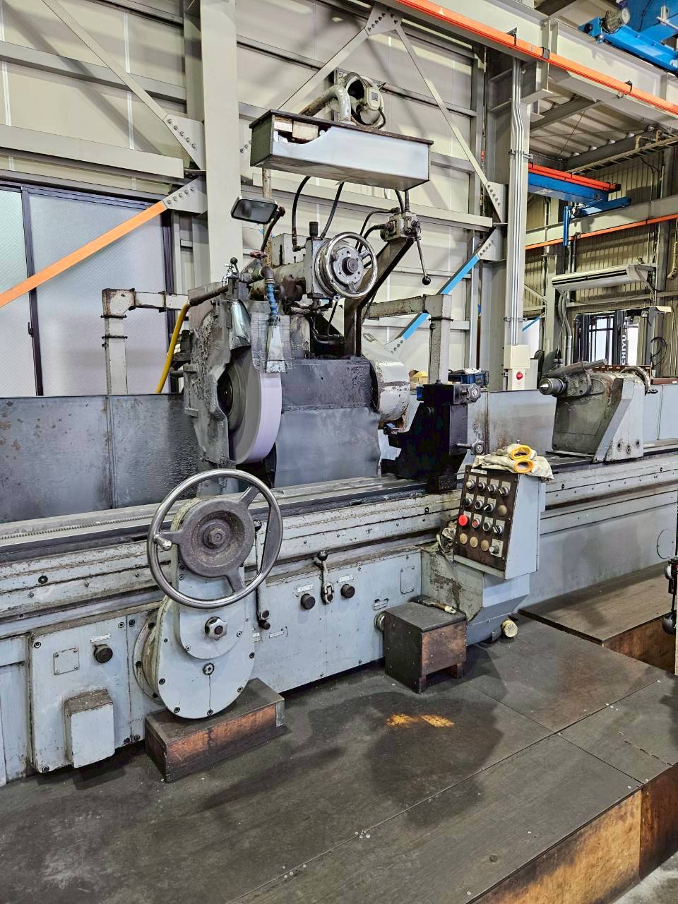 5,000mm 円筒研削盤