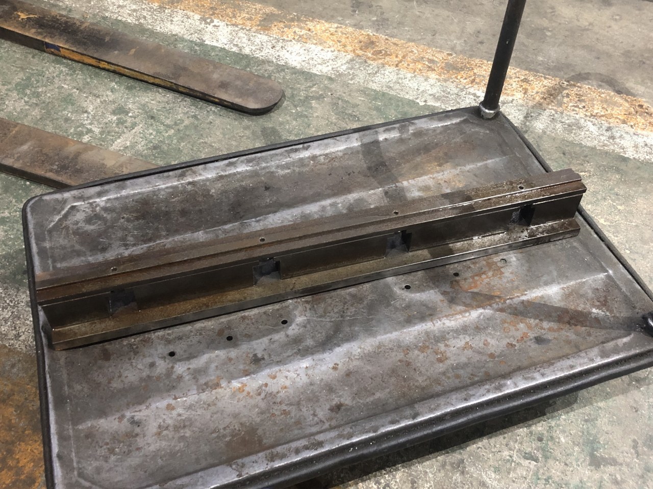 ベンダー金型(ダイホルダー)