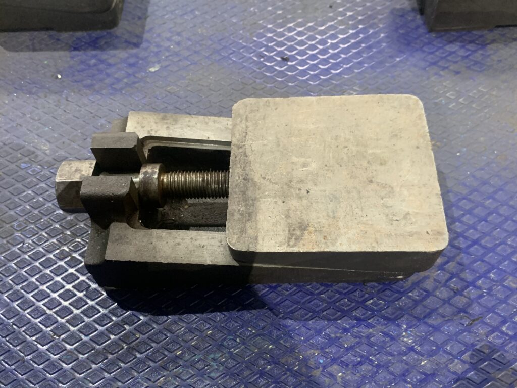 レベリングブロック